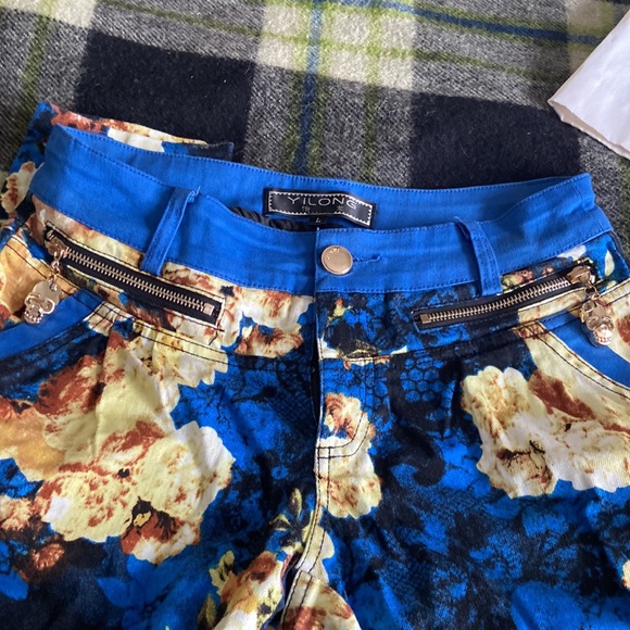 Jeans - Picture 3 of 5